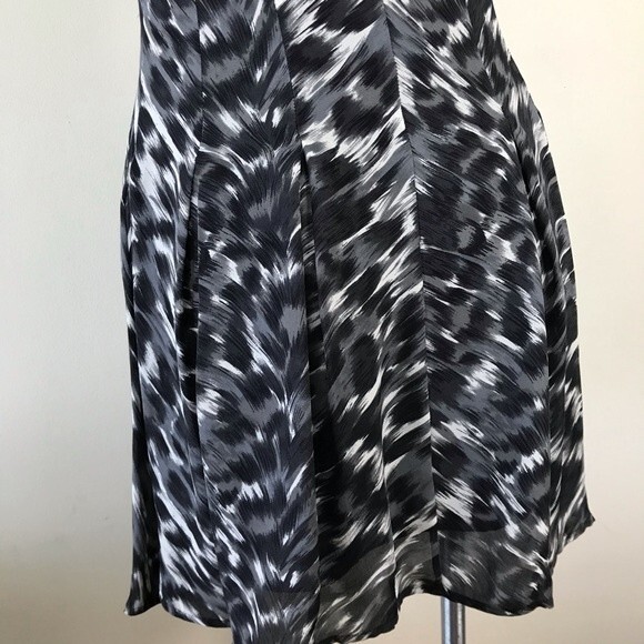 Joie Silk Dress XS Animal Print Fit & Flare Y2K Skater Keyhole Mini Sexy - Picture 12 of 16